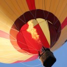 Horkovzdušný balón z Balonového létání v Bělé pod Bezdězem - více v <a href="https://malebno.cz/horkovzdusne-balony/">následujícím příspěvku</a>