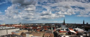 Dánské hlavní město Kodaň, panorama Kodaně, výhled z věže Rundetaarn