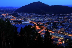 Noční Bergen - fotografie norského Bergenu v noci, výhled z hory Floyen